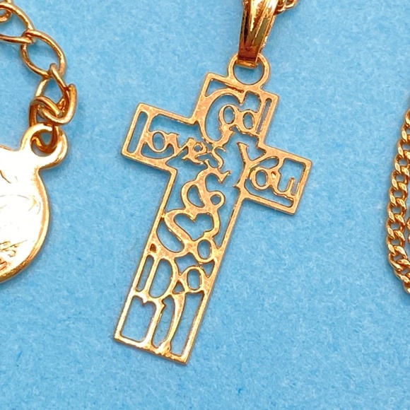 Gold Cross "God Loves You & So Do I" Scroll Work Dainty On Gold Tone Chain - Picture 6 of 6